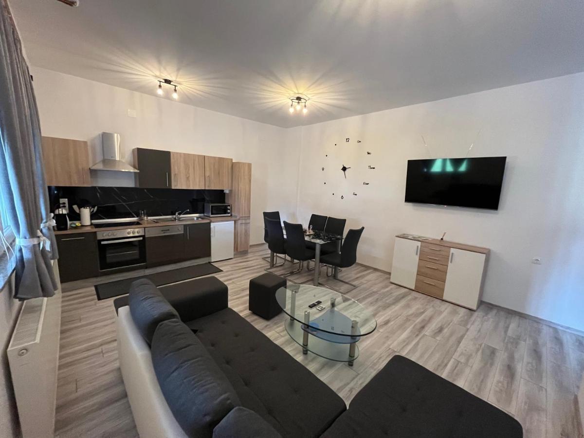 Apartment Tilia Otočac Esterno foto